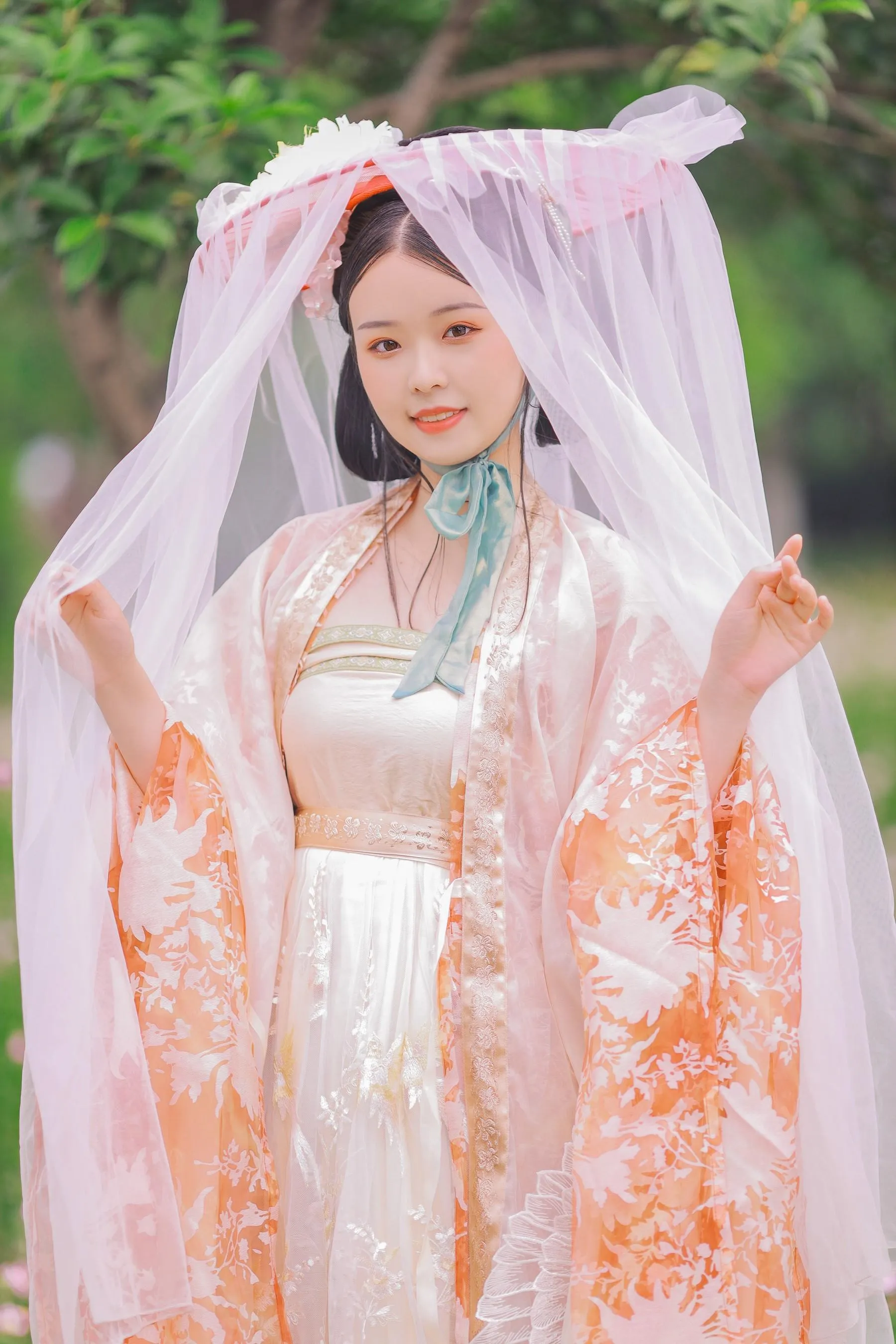 [YITUYU艺图语]2022.08.17 春有约 花不误 蘑菇任性鬼 [20P]插图